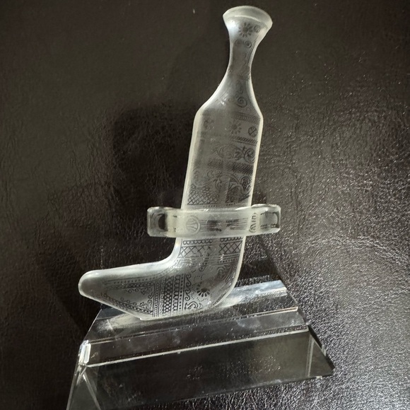 Other - Etched Glass Decorative Knife

Crystal Dagger | Crystal Omani Khanjar